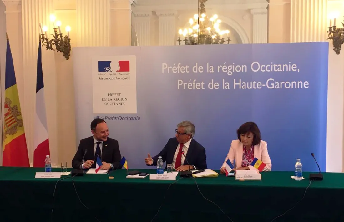 El cap de Govern, Xavier Espot, ha mantingut aquest dilluns al matí una reunió telemàtica amb el prefecte de la regió d’Occitània, Étienne Guyot, i el conseller regional i representant de la presidenta de la Regió d’Occitània / Pirineus-Mediterrània, John Palacin.