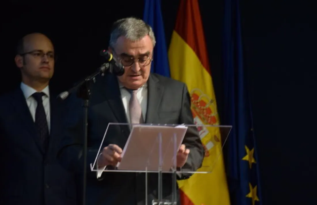 L'ambaixador, Àngel Ros, durant un discurs.