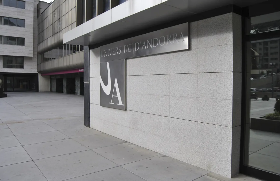  Exterior de l’edifici universitari, a Sant Julià de Lòria.