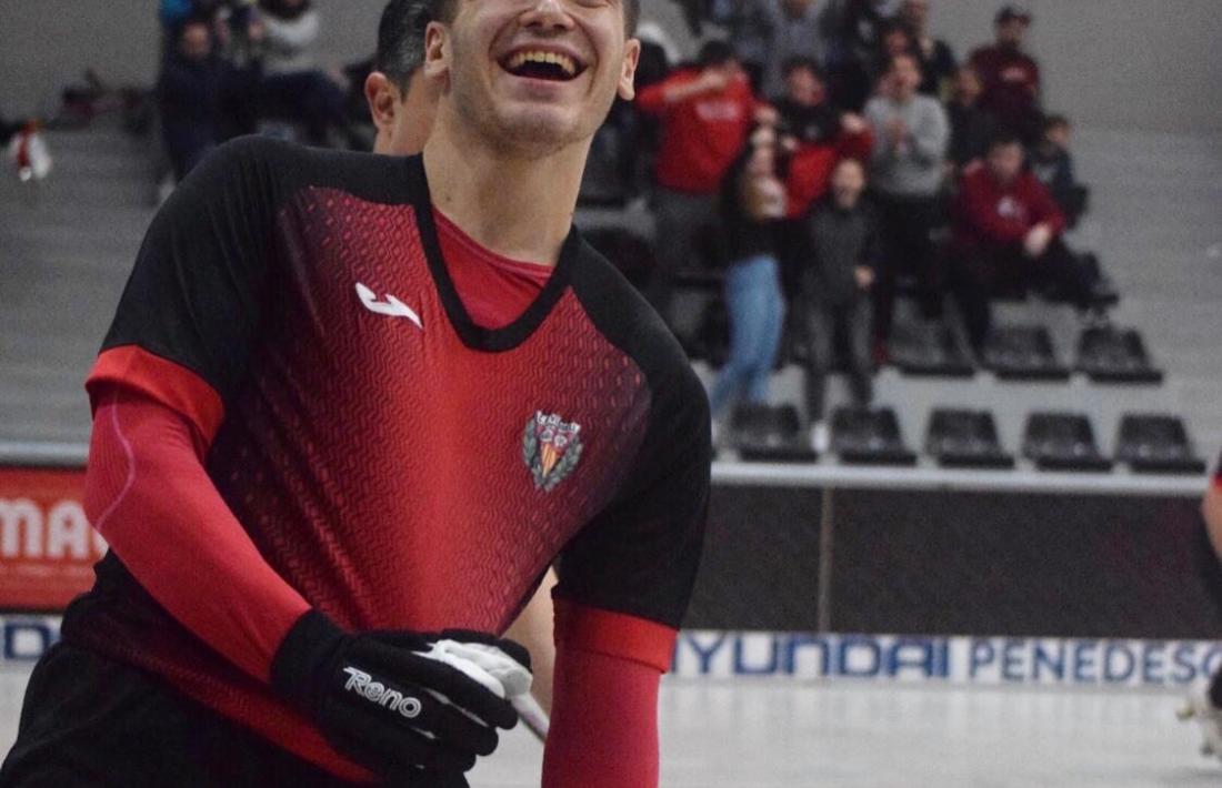 Gerard Miquel celebra un gol, el curs passat, amb el CE Vendrell.