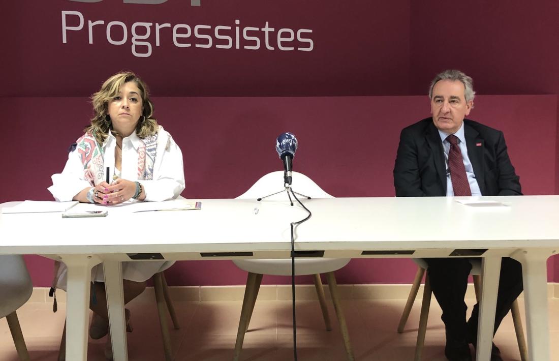 Elisabet Zoppetti i Jaume Bartumeu ahir a la seu de Progressistes-SDP.