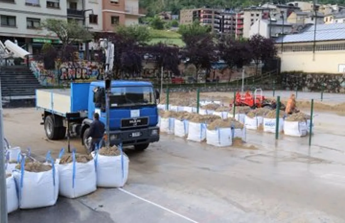 Treballs de trasllat de la sorra.