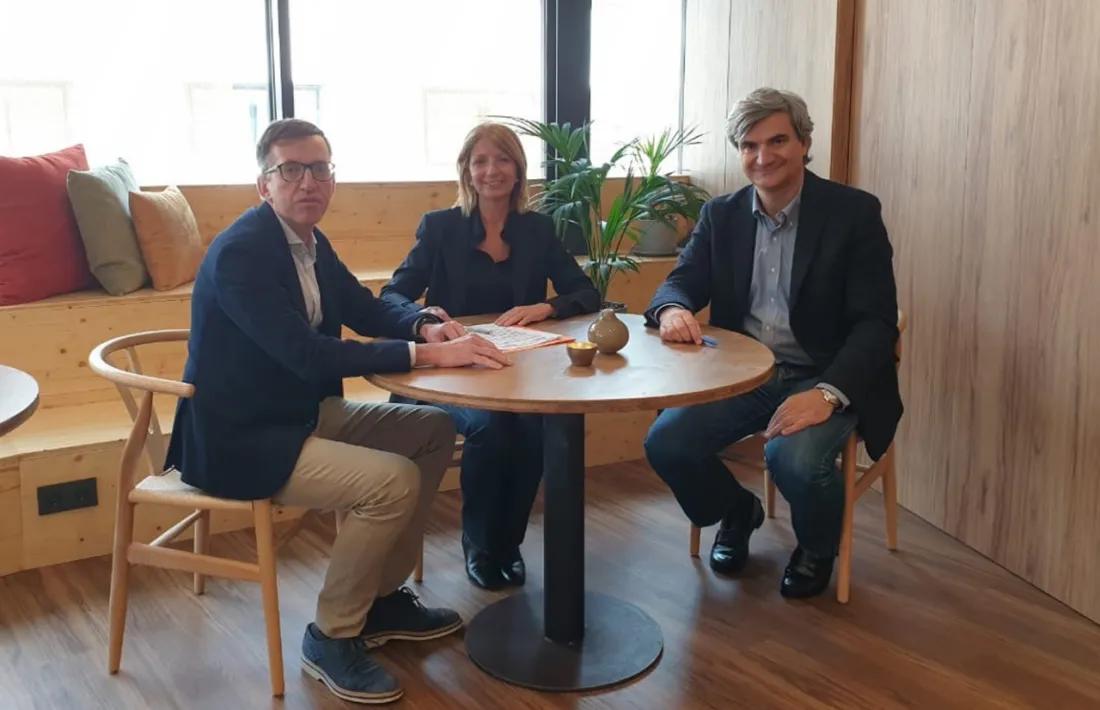 Signatura de l'acord entre Ingeni Coworking i AUTEA.