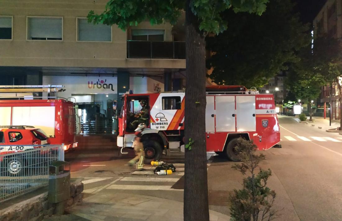 Dues persones van resultar ferides greus en l'incendi.