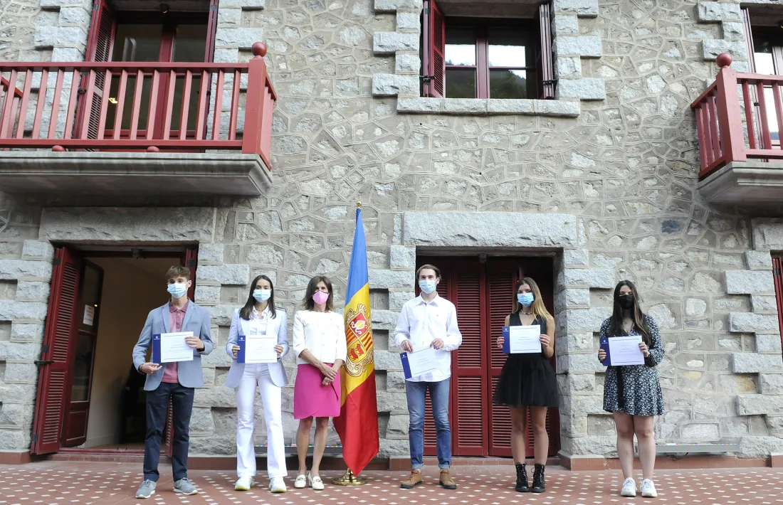 Vilarrubla amb els cinc premiats.