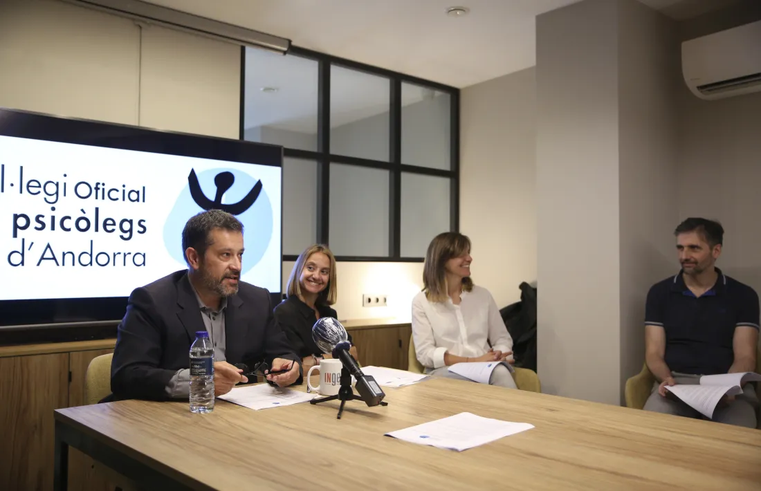 El president del Col·legi de Psicòlegs, Òscar Fernández, ha analitzat les dades de l’enquesta. 