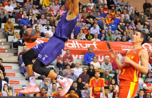 p._21_rs215763_j23_ucm-mba_firmar_acb_photo_-_j_bernal