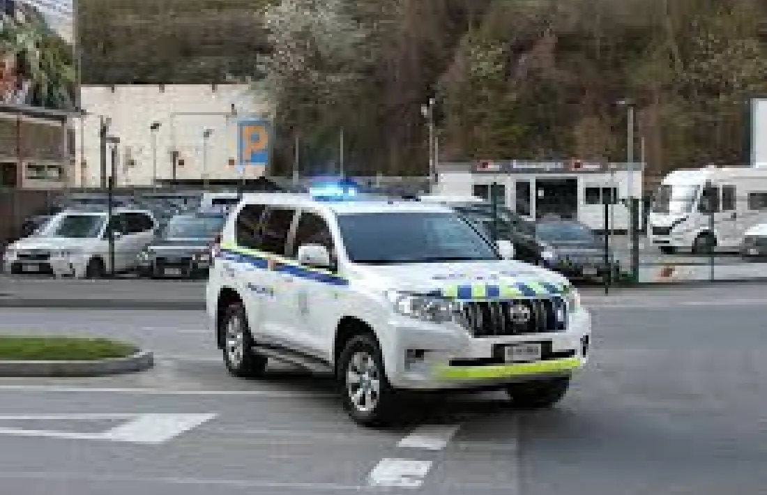 Un cotxe de policia.