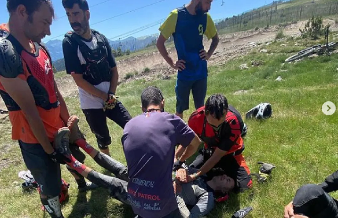 'Purito' va ser atés per alguns dels seus companys.