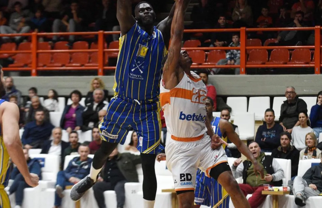 El pivot senegalès Malik Dime deixa Grècia per fitxar pel BC MoraBanc per dues temporades i d’aquesta manera debutarà a l’ACB.