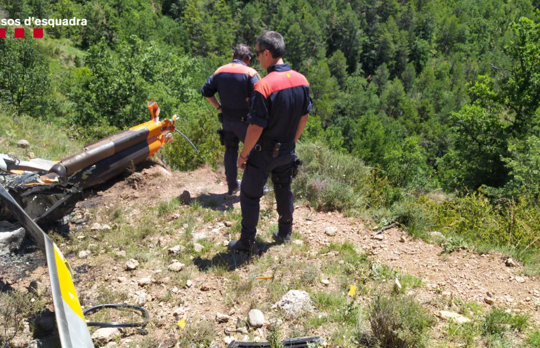 Agents dels Mossos d’Esquadra en el lloc de l’accident.