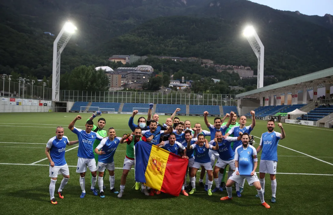L'Inter Escaldes celebra la classificació europea a l'Estadi Nacional.