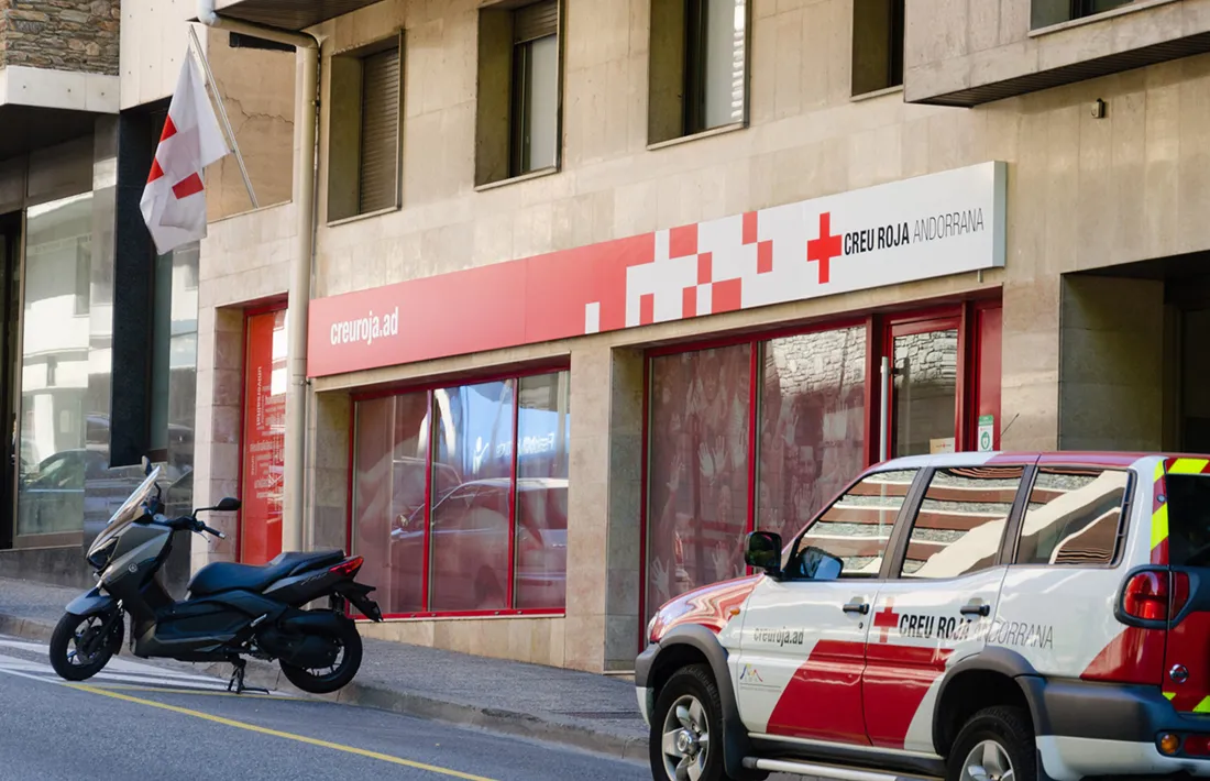 Façana de la Creu Roja.