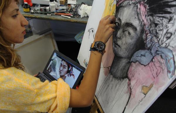 151336_artistes-art-camp-treballant-ana_2050605170_55318113_1329x886