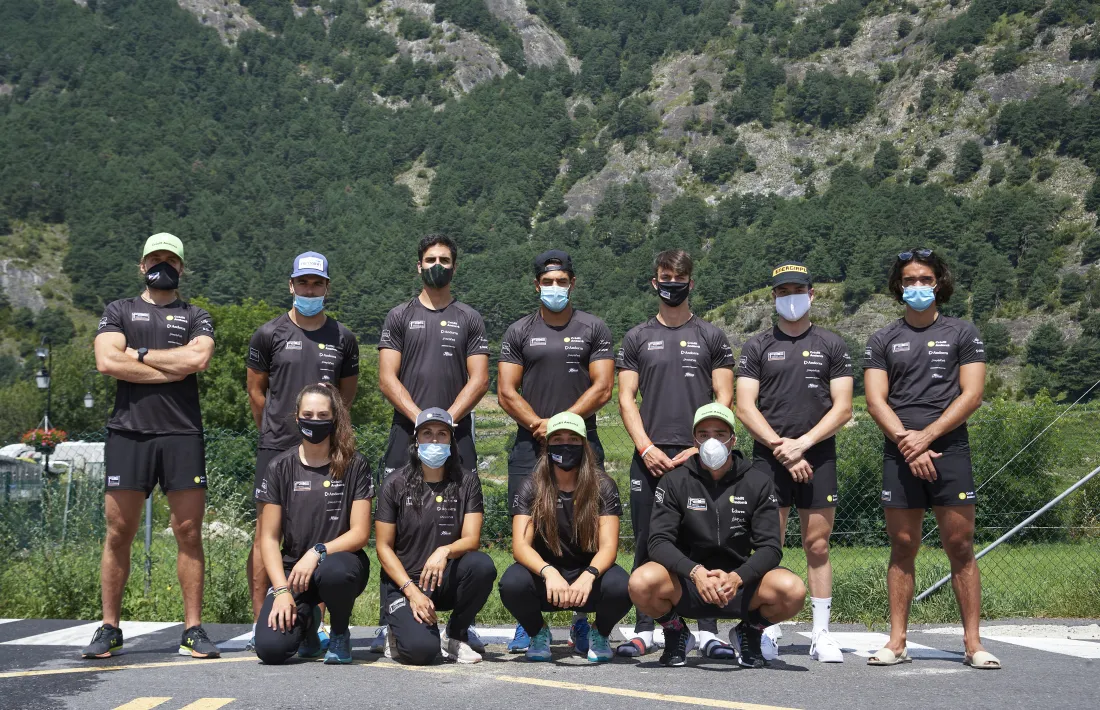  Foto de grup dels integrants dels equips de la FAE.