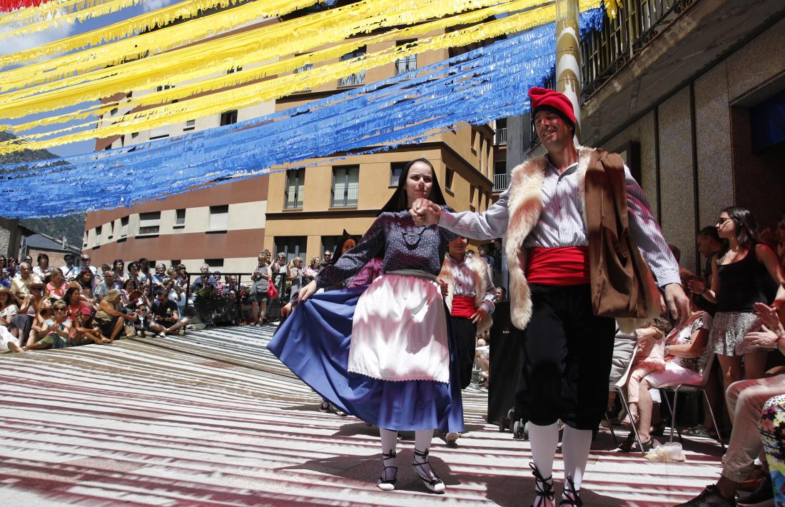 Els organitzadors han fet un esforç per adaptar els actes més tradicionals, com el ball de Santa Anna. 