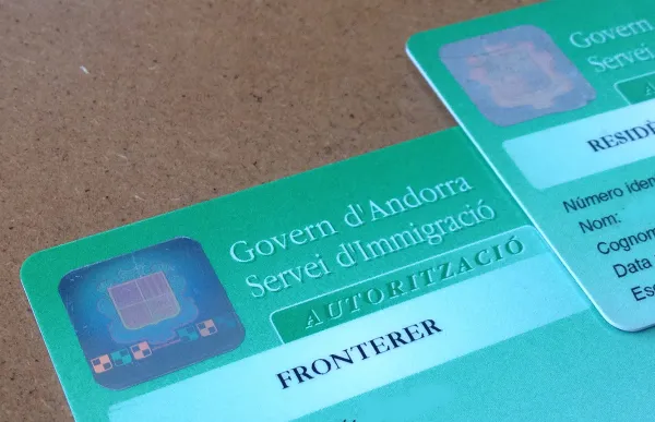 151397_carnets-permisos-immigracio-arxiu-ana_2385971660_69113246_1332x886