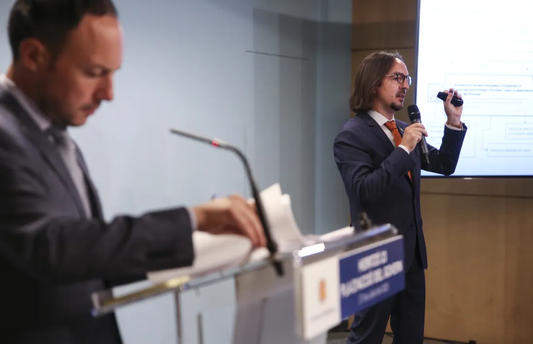   El secretari d’Estat d’Afers Europeus, Landry Riba, en un moment de la presentació.