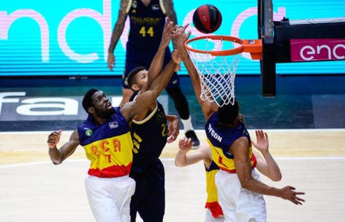 'Tunde' en un dels partits de la fase final excepcional de l'ACB a València.