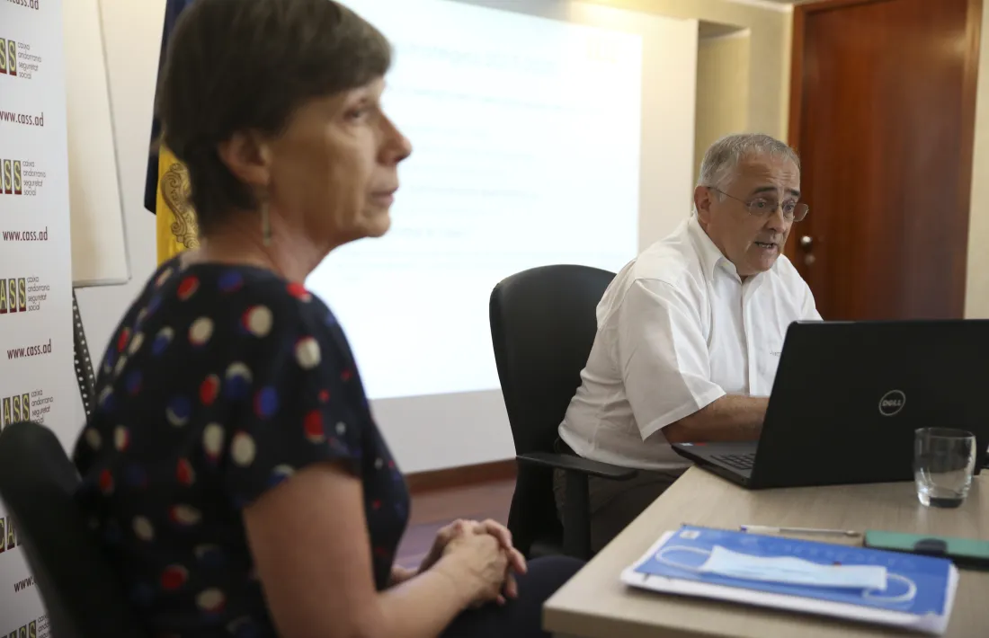 La directora de la CASS, Joaquima Sol, i el president del consell d’administració de la parapública, Albert Font, van comparèixer ahir.