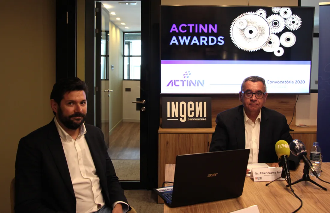 El president d'Actinn, Albert Moles, i el clúster manager d'Actinn, Ivan Mora, durant la presentació del premi.