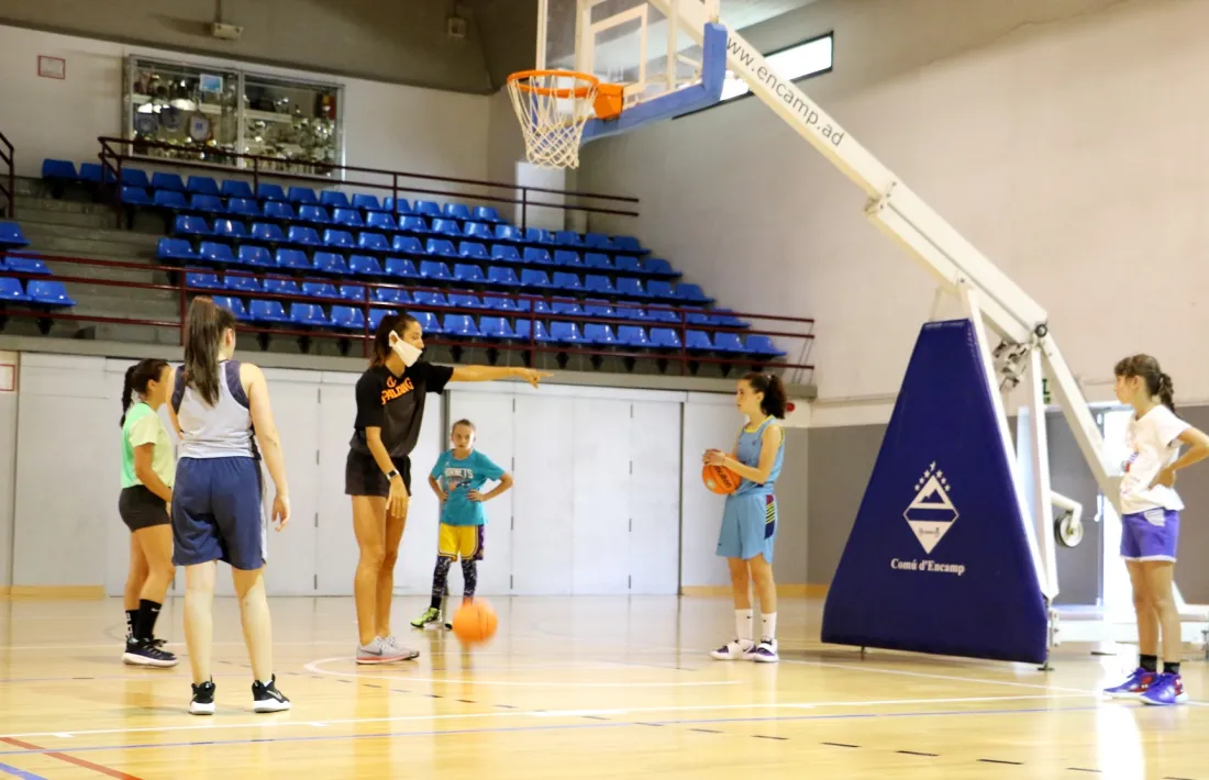 La sessió d'aquest dijous a la tarda del campus de bàsquet femení celebrat a Encamp.