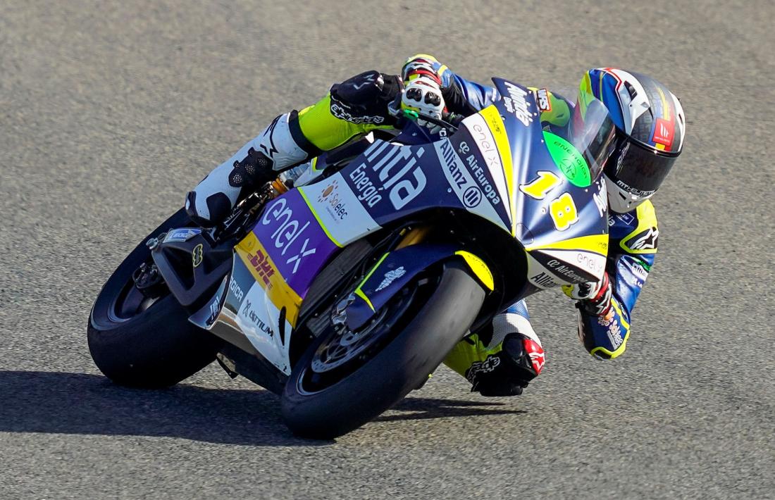  Xavi Cardelús pilotant l’Energica de MotoE amb l’equip Avintia Esponsarama Racing.