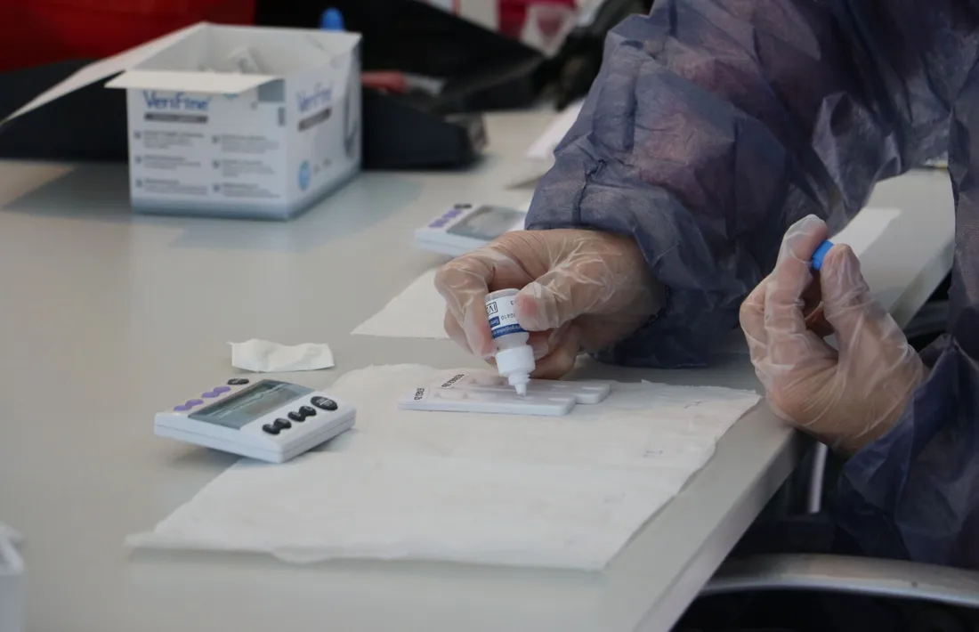 Un test d'anticossos.