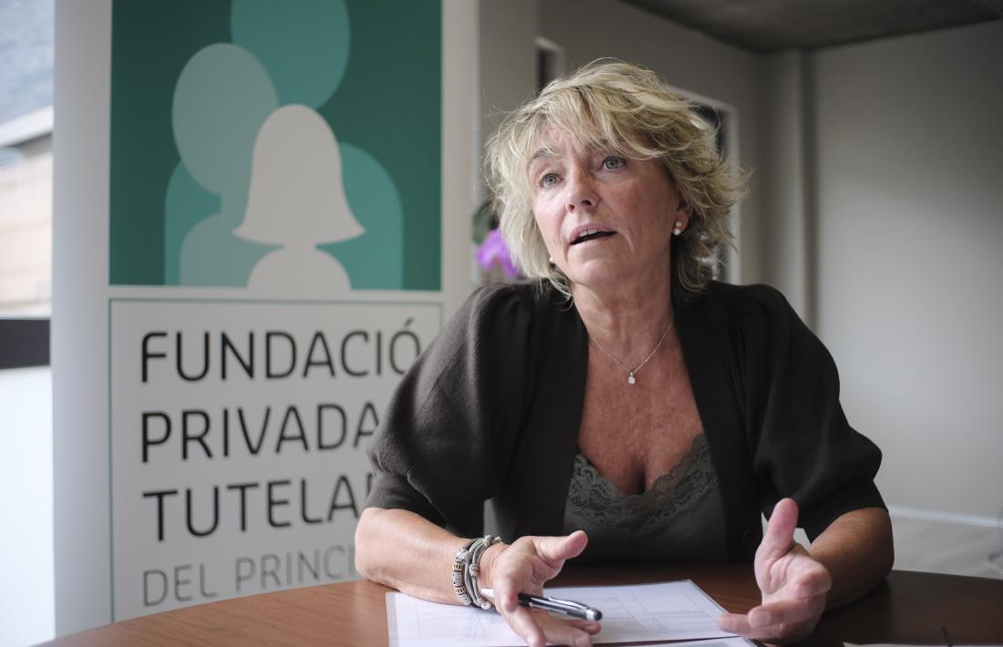 La gerent de l’entitat, Sílvia Gabarre, al nou espai de l’edifici Prat de les Oques que encara s’està condicionant.