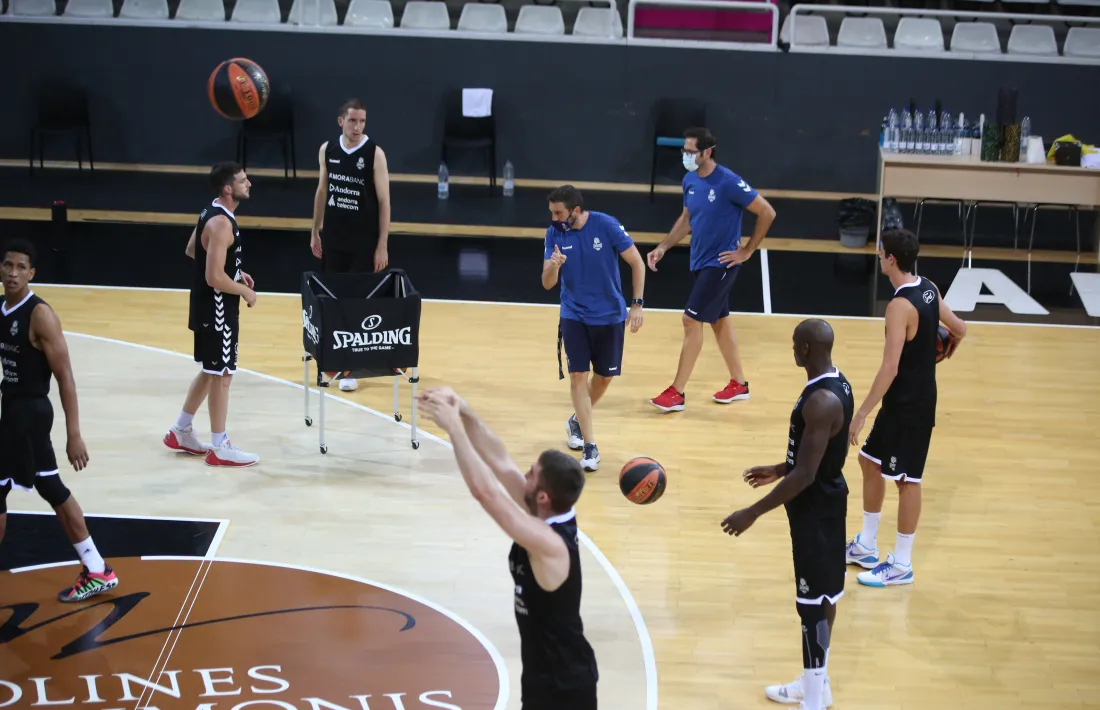 El nou projecte del BC MoraBanc, sense els quatre jugadors que van estar als Estats Units i sense Moussa Diagne, es va entrenar ahir al Poliesportiu.