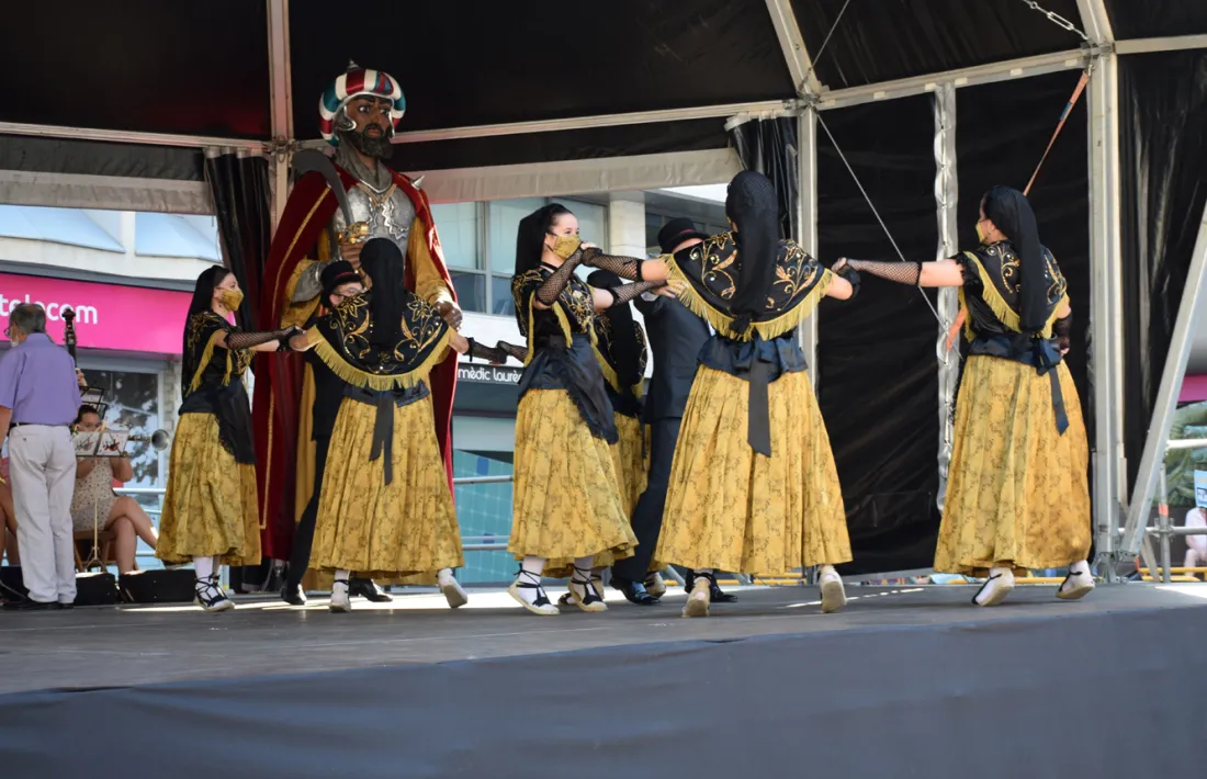 L'Esbart Laurèdia, durant la festa major d'aquest any.