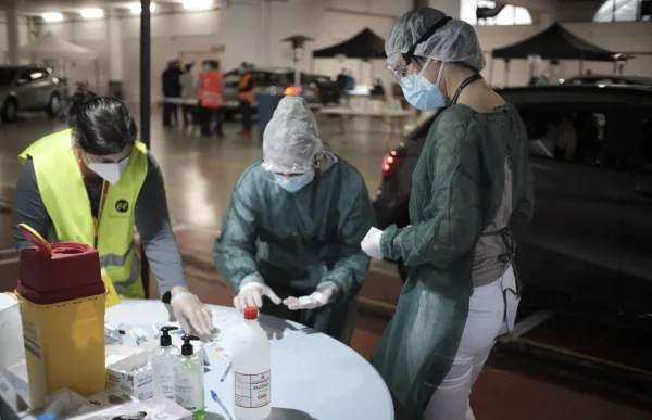 p._03_stop_lab_escaldes_facundo_santana