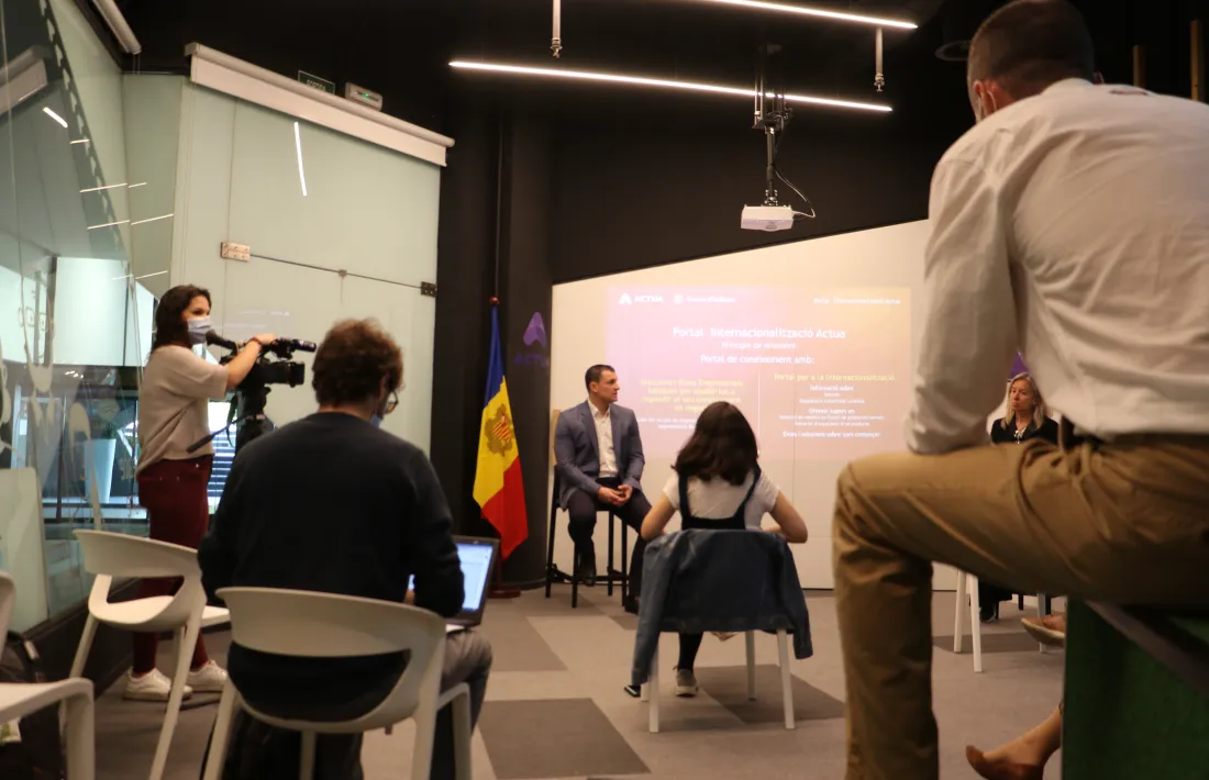 El ministre de Presidència, Economia i Empresa, Jordi Gallardo, el dia que es van presentar les ajudes.