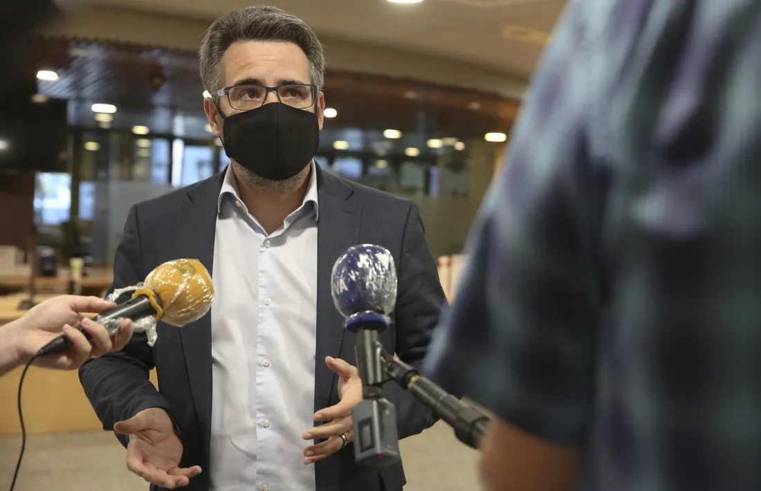 El ministre Eric Jover va fer l’actualització sanitària a l’edifici administratiu del Govern ahir a la tarda.