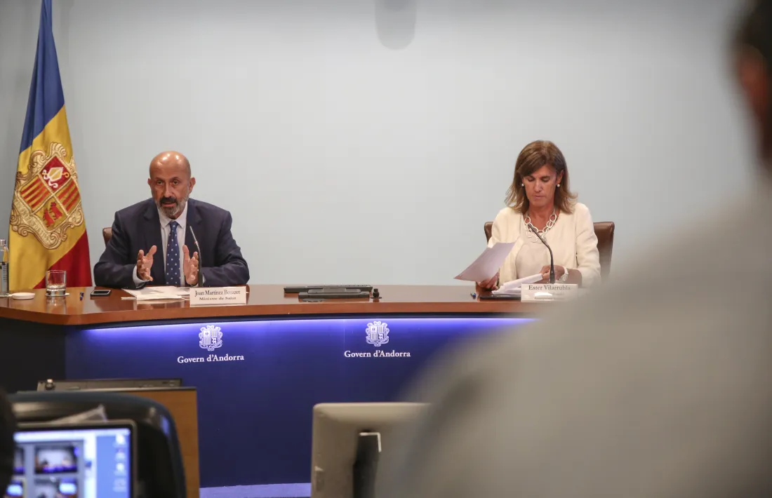 Martínez Benazet i Vilarrubla han comparegut per exposar el doble cribratge a la comunitat educativa.