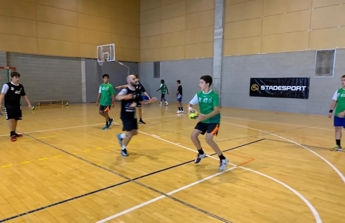 Clubs esportius durant unes estades a Ordino.