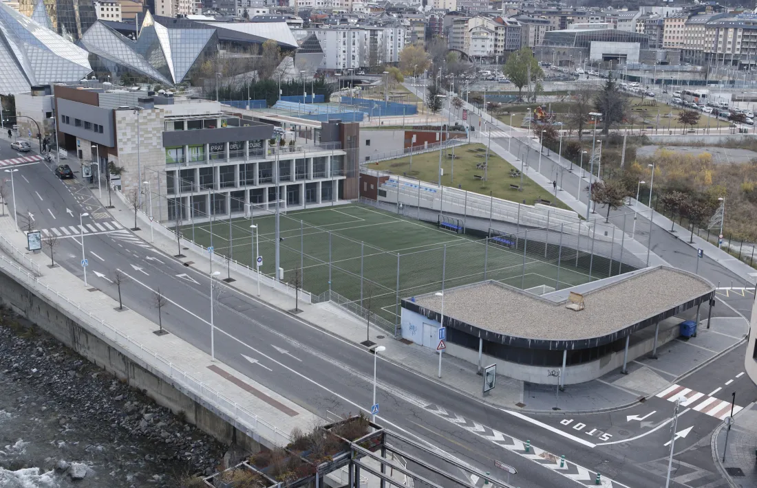 Vista de les instal·lacions esportives del Prat del Roure.