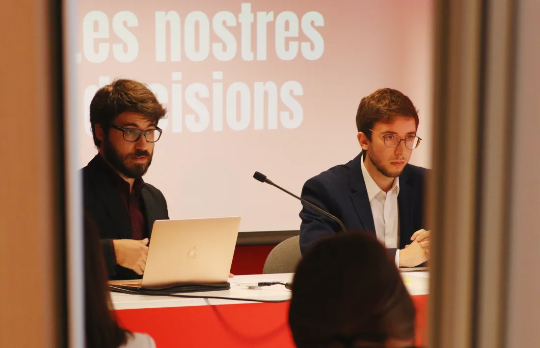 De Melo i Padreny, durant la roda de premsa de presentació del document amb el centenar de mesures.