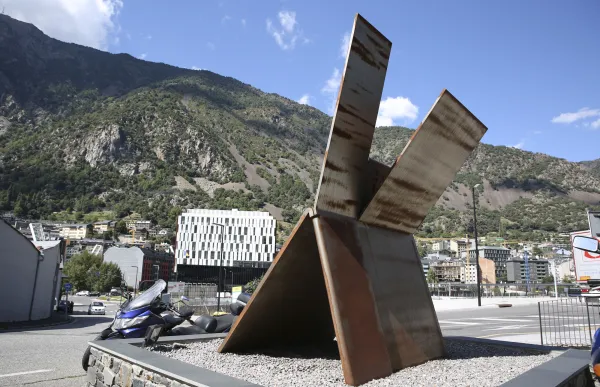 p._10.1_escultura_-_facundo_santana