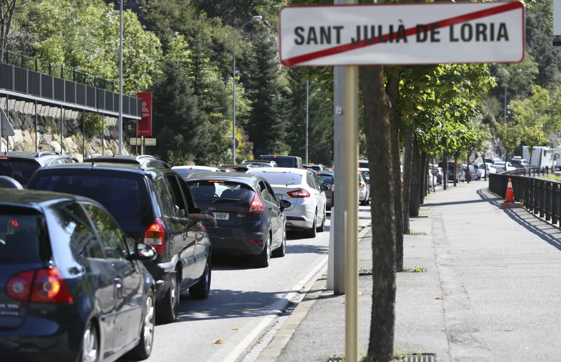Cues per sortir del Principat durant la jornada d’ahir.