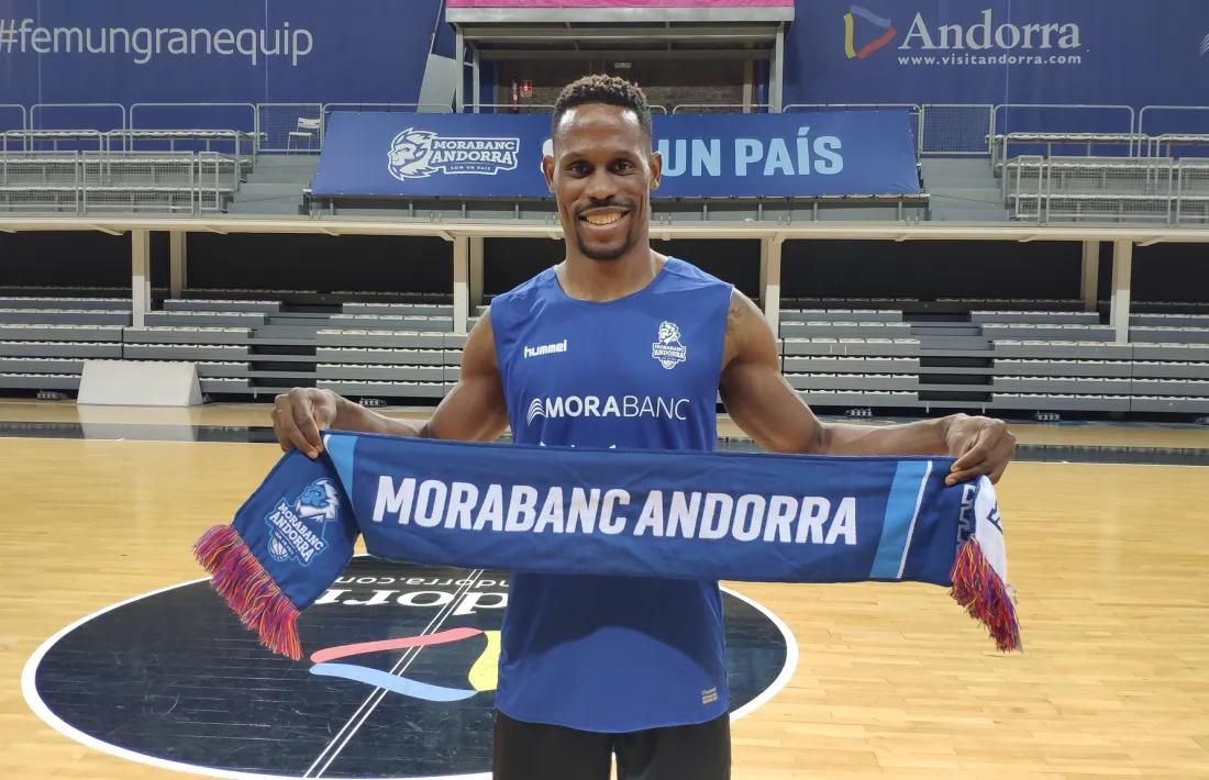 Charlon Kloof, que ha signat per dos mesos, ja llueix del BC MoraBanc Andorra.   FOTO: TWITTER BC MORABANC