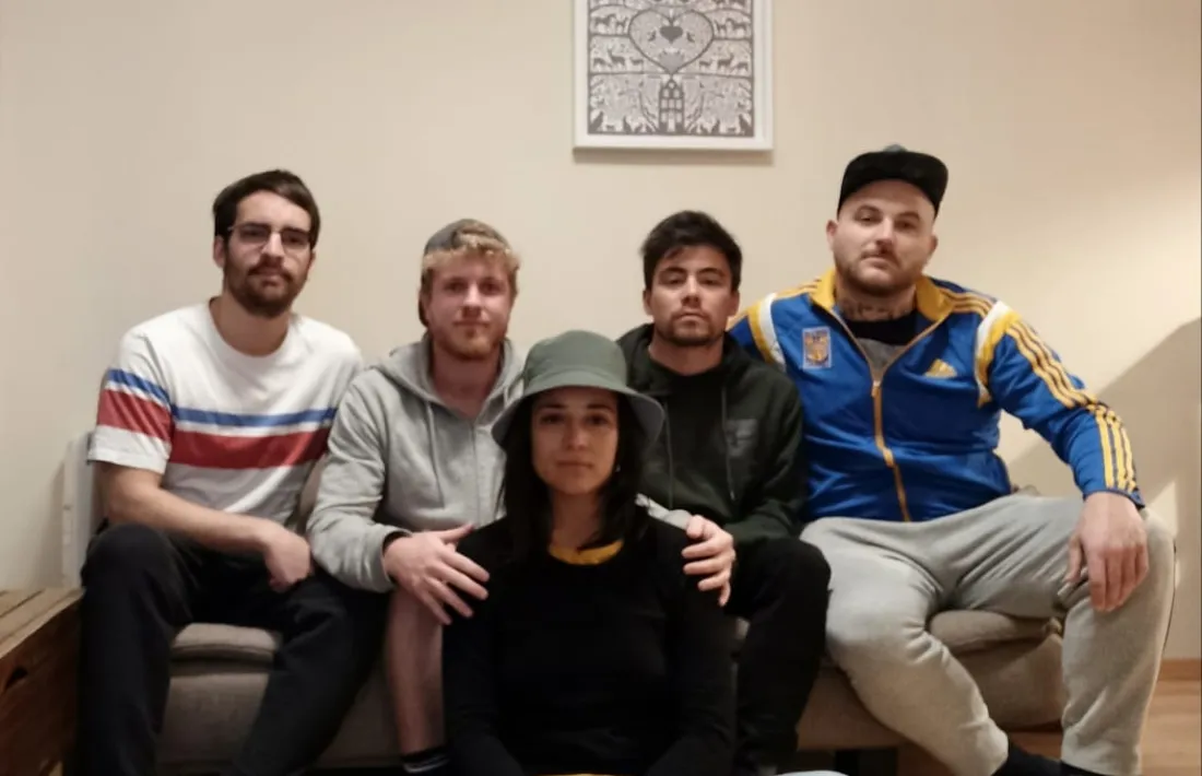  L’argentí Martín Ibarra, el primer per la dreta, amb altres temporers, durant el confinament de la temporada passada. 