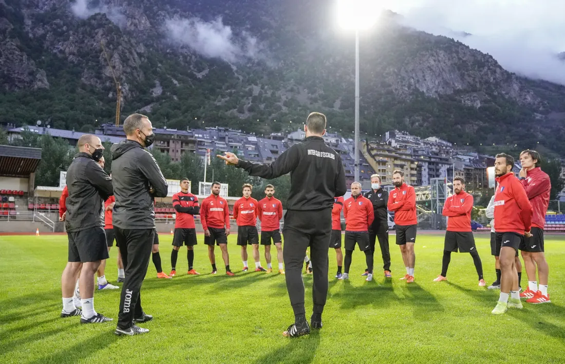  L’Inter Club Escaldes, dirigit per Adolfo Baines, s’estrena a la UEFA Europa League i s’enfronta avui contra el Dundalk FC.   Foto: Interescaldes.com