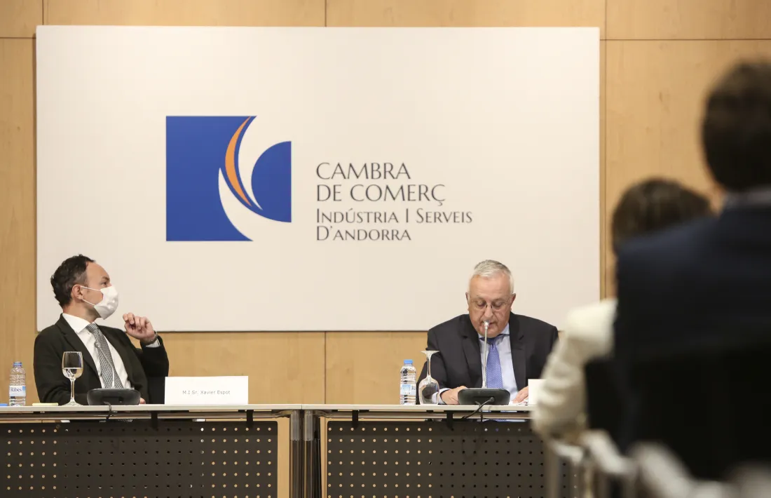 Xavier Espot i Miquel Armengol en la presentació de l’‘Informe econòmic 2019’ de la Cambra de Comerç, Indústria i Serveis.