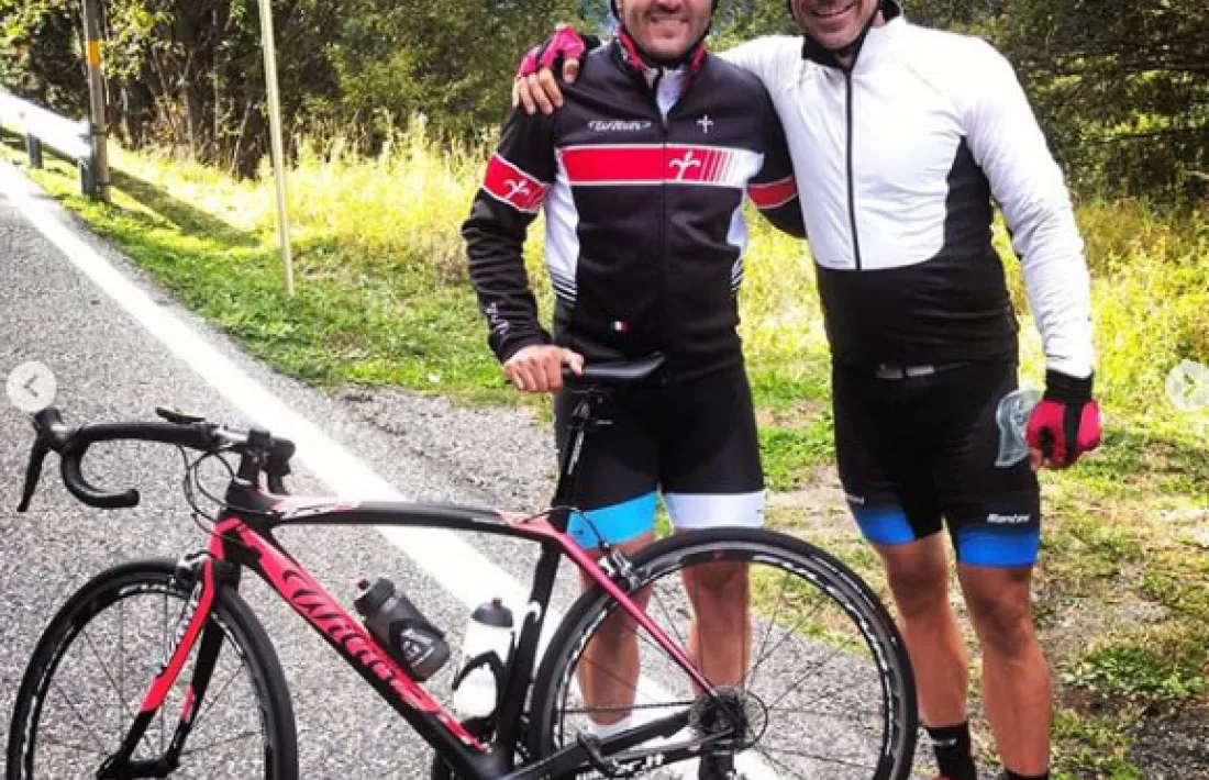 Gerard Berroya, amb el seu amic Josep Moa, en la seva ascensió al Coll d’Ordino.   Foto: Instagram