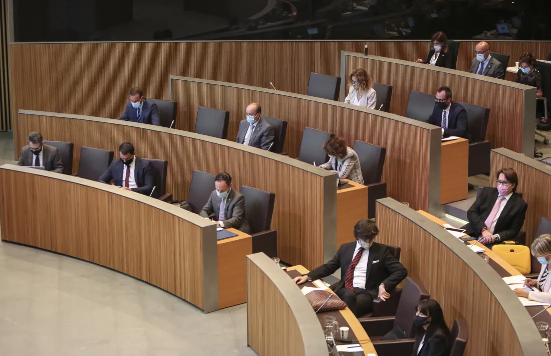 El debat d’orientació política clourà avui amb la votació de les propostes de resolució que presentin els grups.