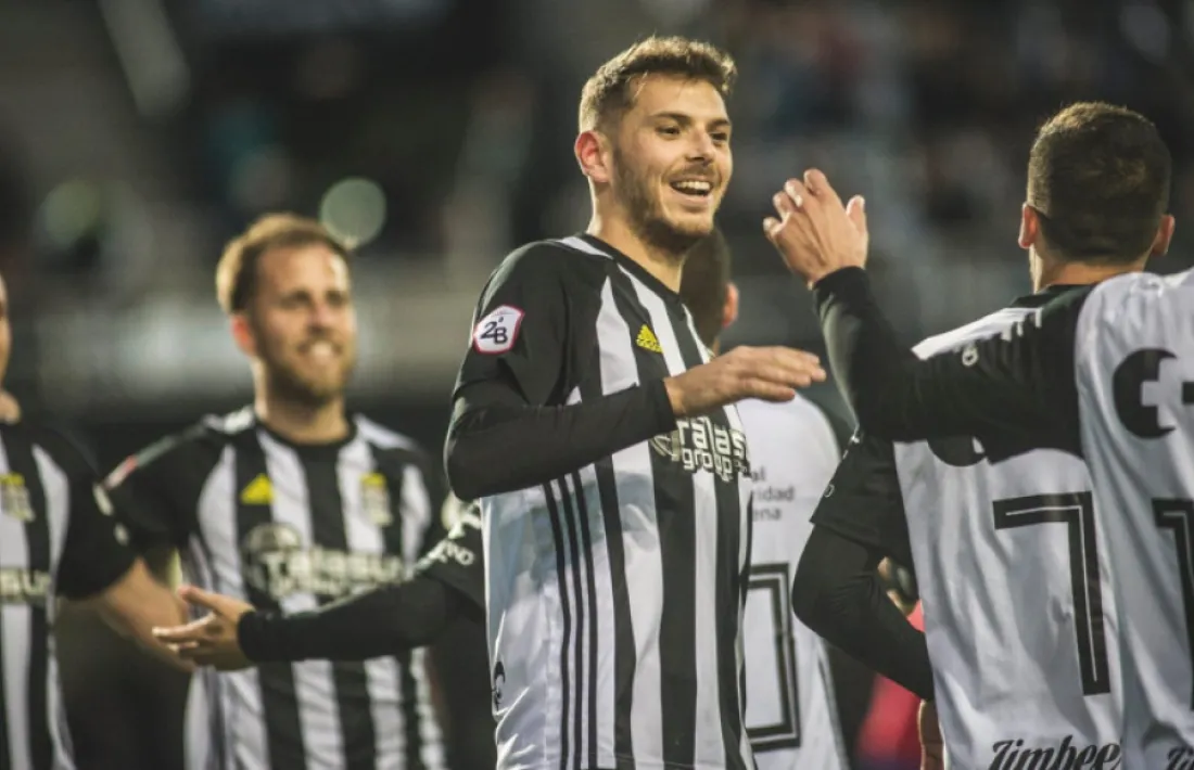  Sergio Ayala, amb passat blaugrana, defensant els colors del Cartagena. Foto: FC Cartagena