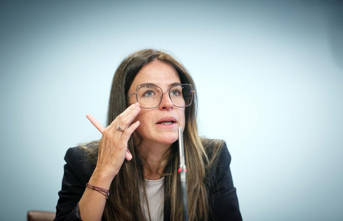 La ministra d’Esports, Sílvia Riva, a la roda de premsa de presentació de les beques ARA.  Foto: SFGA / C. Esteve