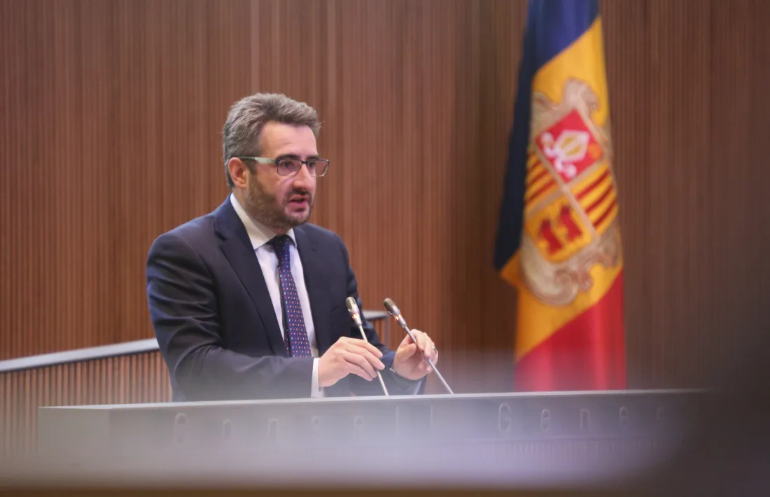 El ministre de Finances, Eric Jover, en un moment de la seva intervenció ahir en la sessió del Consell General.