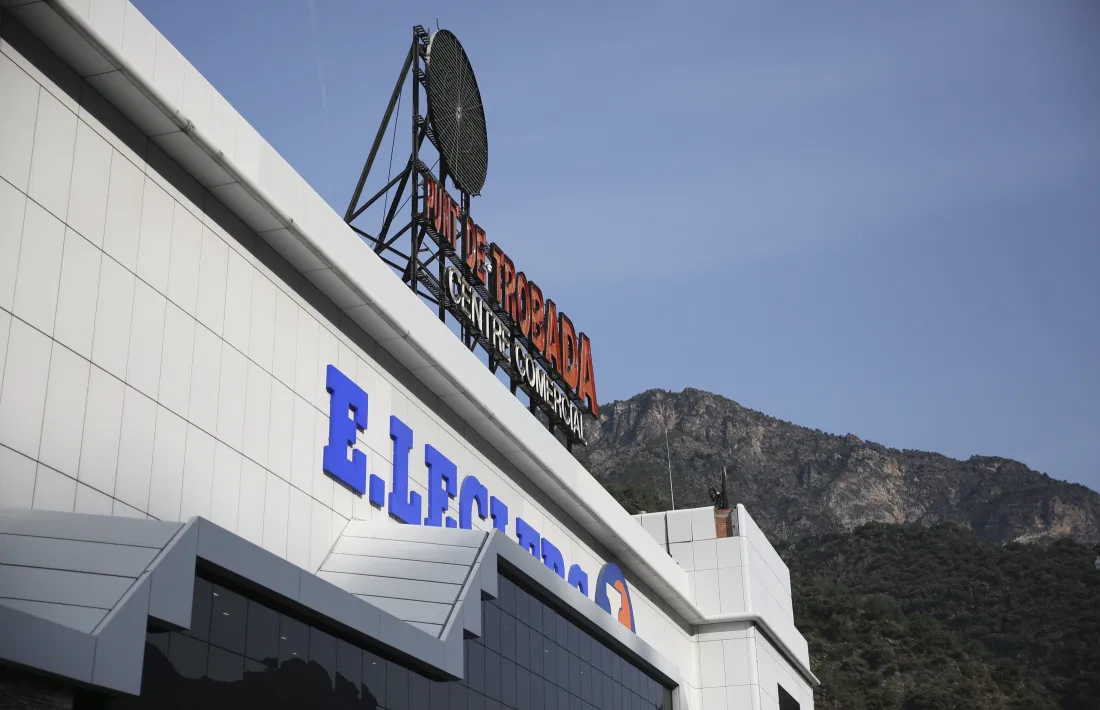 El centre comercial Punt de Trobada.